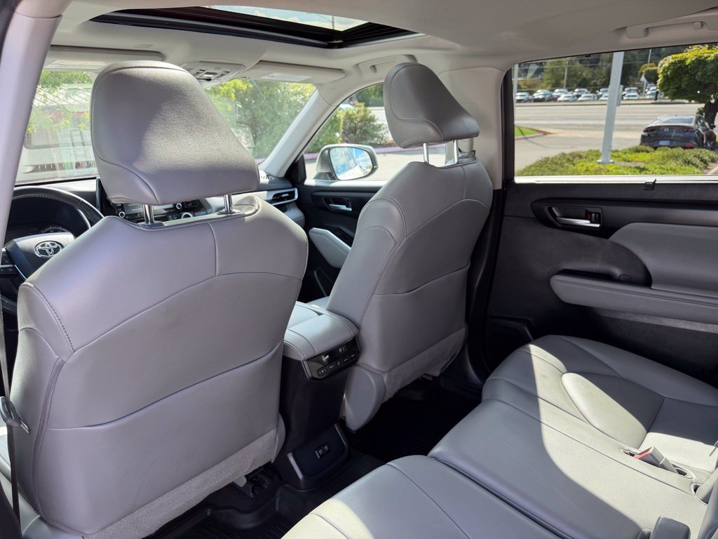 Used 2021 White Toyota XLE image 32