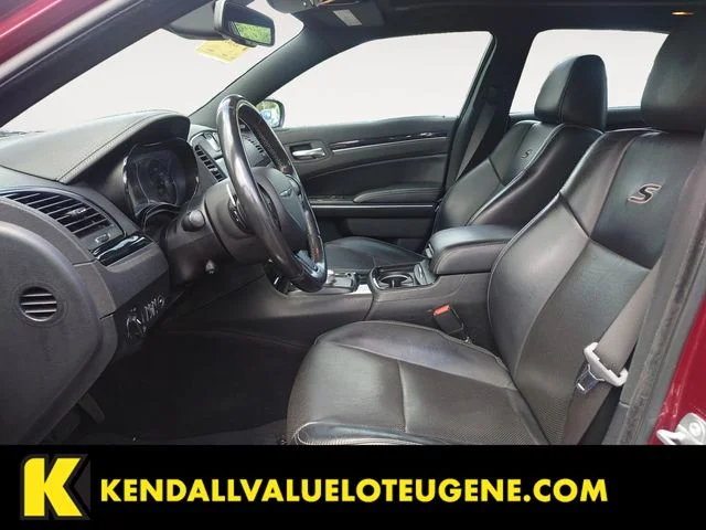 Used 2018 Red Chrysler S image 9