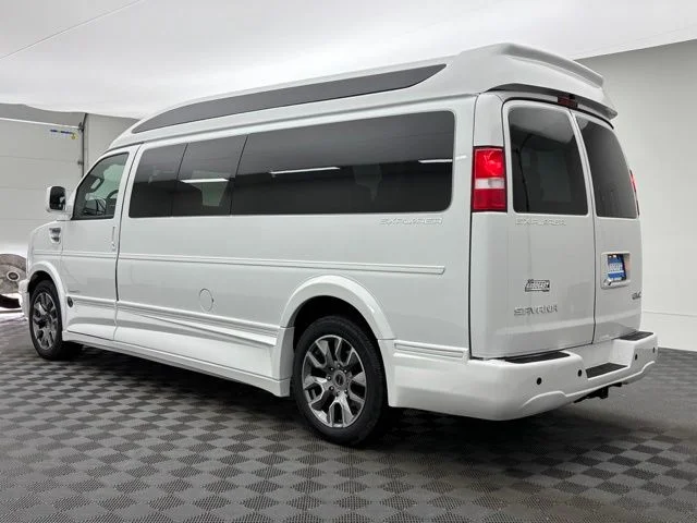 New 2026 Summit White GMC Work Van image 14