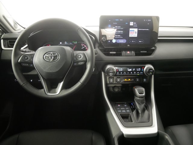Certified Used 2025 Magnetic Gray Metallic Toyota XLE Premium w/ Weather Pkg image 25