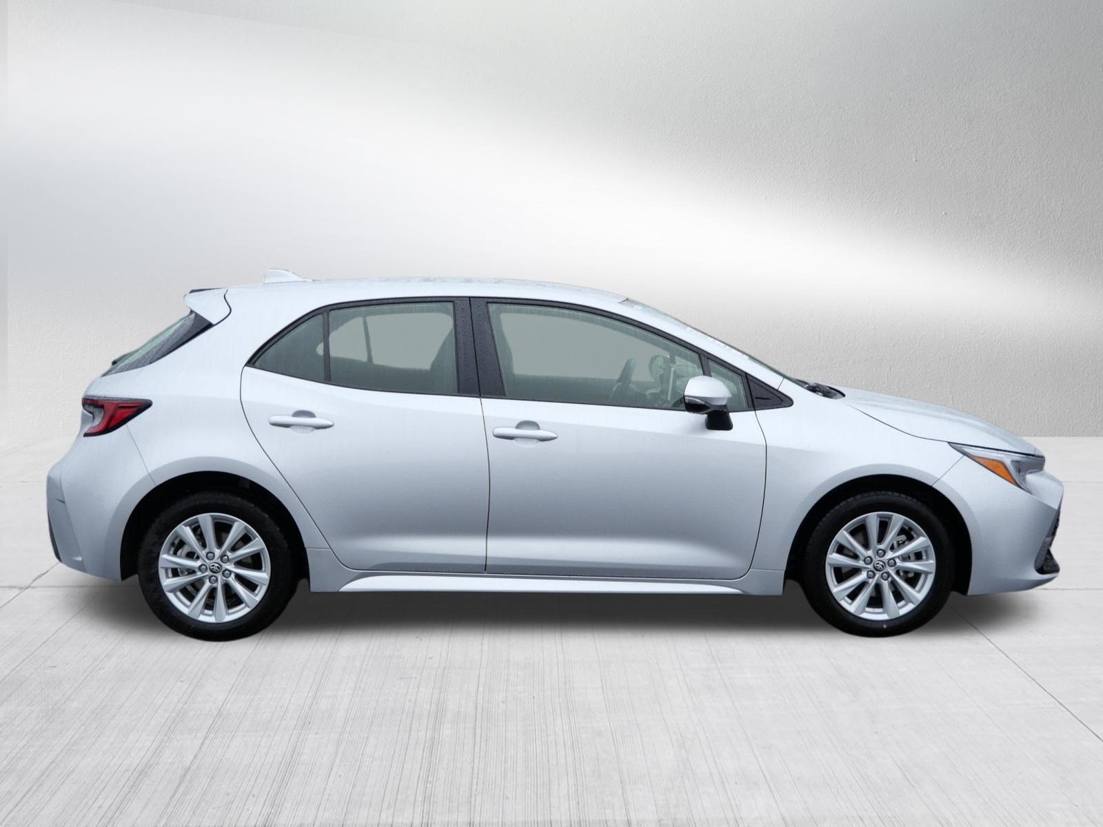 Certified Used 2025 Classic Silver Metallic Toyota SE image 8