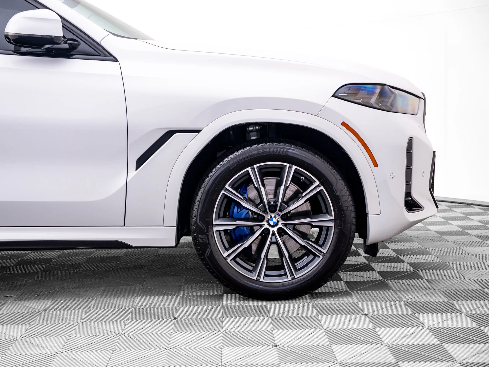 Used 2026 White BMW xDrive40i image 33
