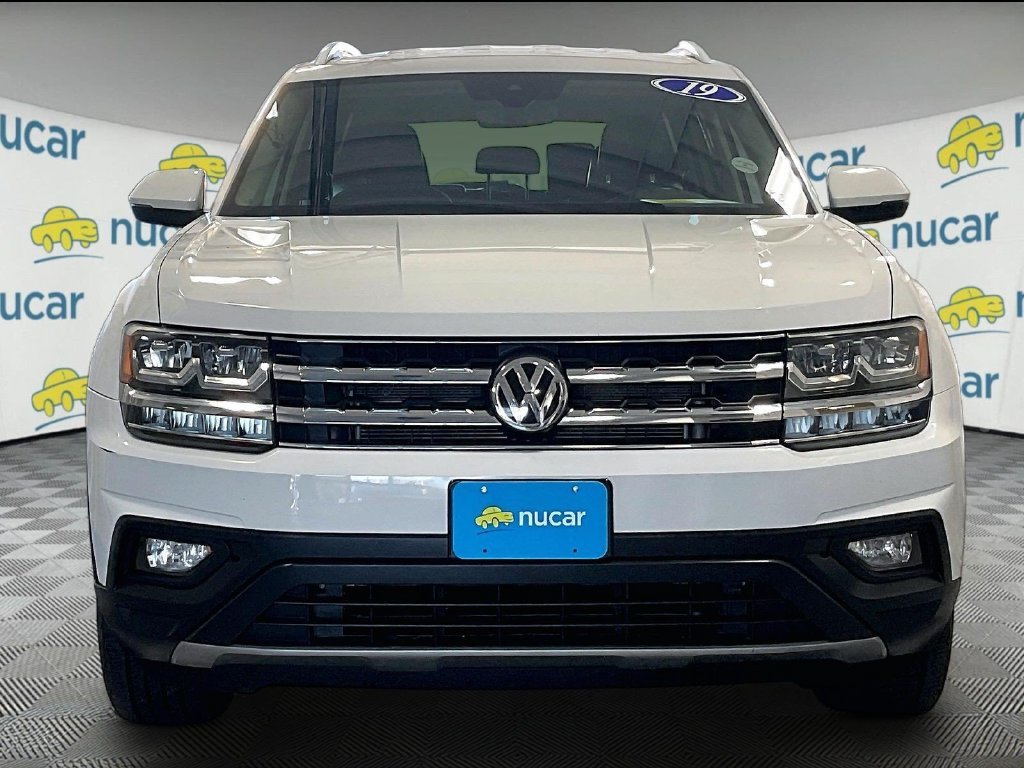Used 2019 White Volkswagen 3.6L V6 SE image 2