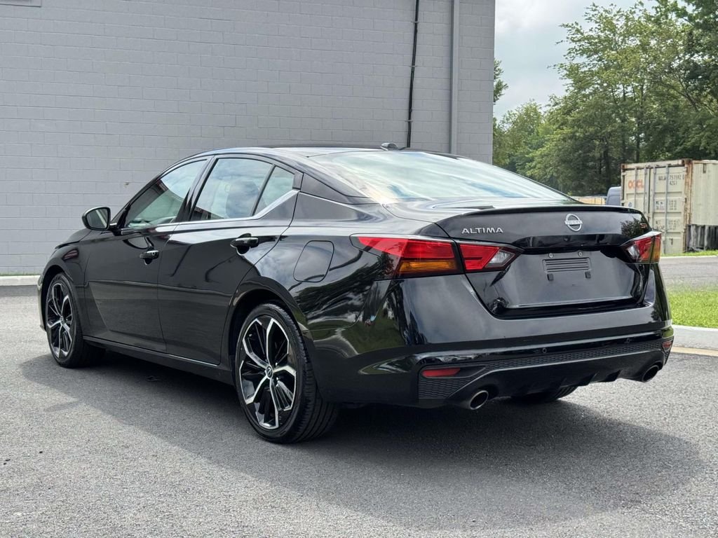 Used 2024 Black Nissan 2.5 SR image 22