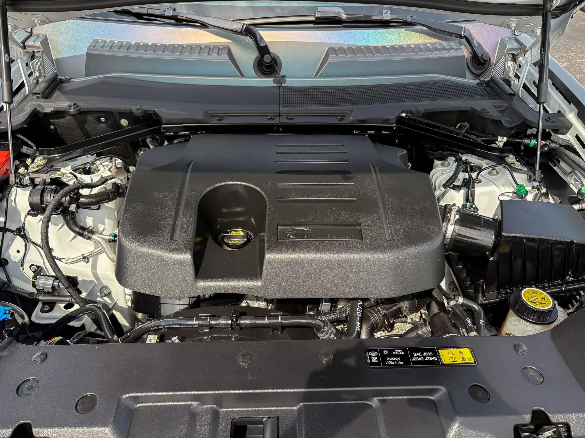 Used 2024 Gray Land Rover P300S image 40