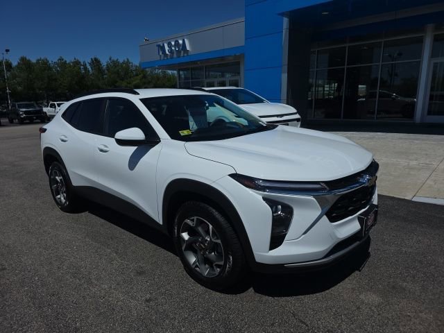 2024 Chevrolet Trax LT's photo