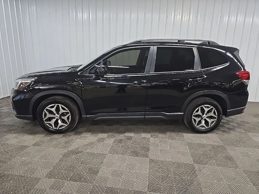 Used 2021 Black Subaru Premium image 5