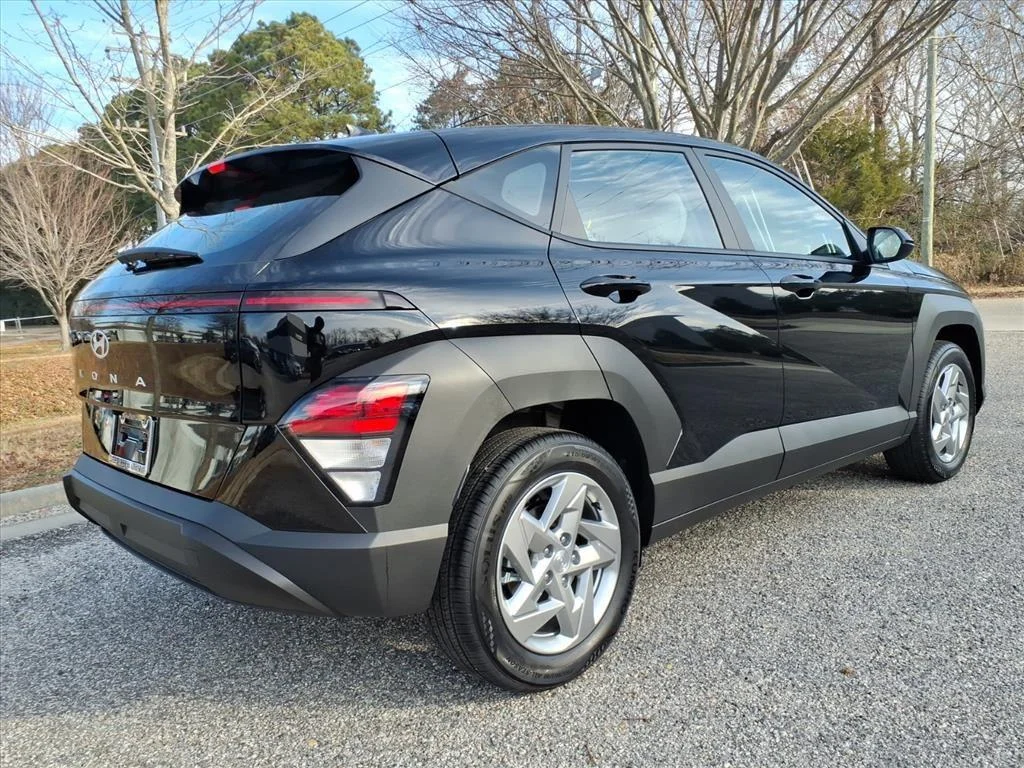 Used 2026 Abyss Black Pearl Hyundai SE image 6
