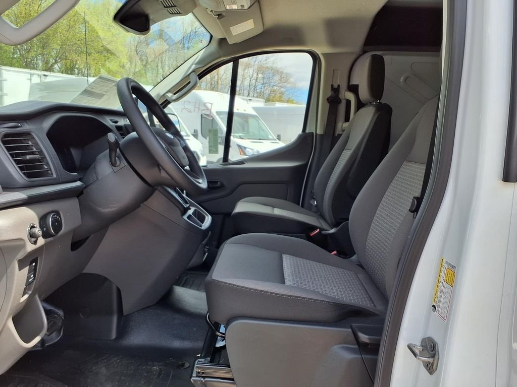 New 2026 Oxford White Ford Cargo Van image 9