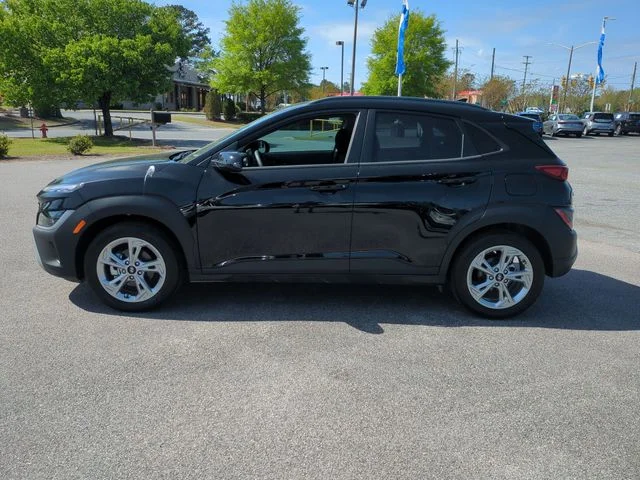 Used 2023 Black Hyundai SEL image 6