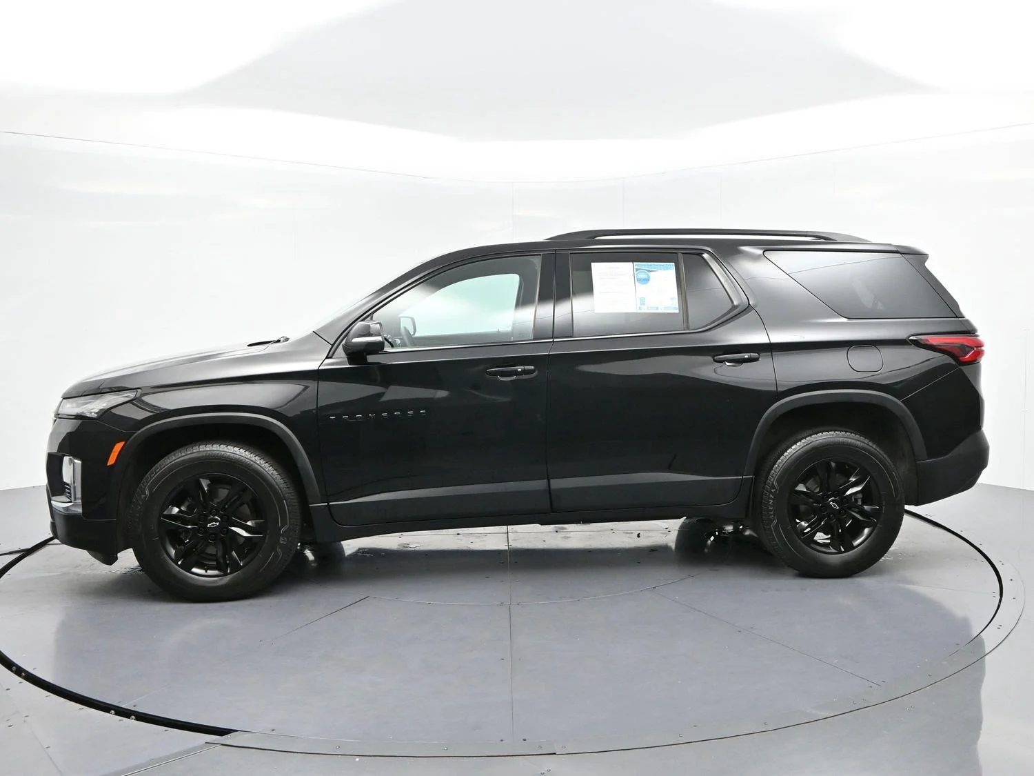 Used 2023 Mosaic Black Metallic Chevrolet LT Cloth image 4
