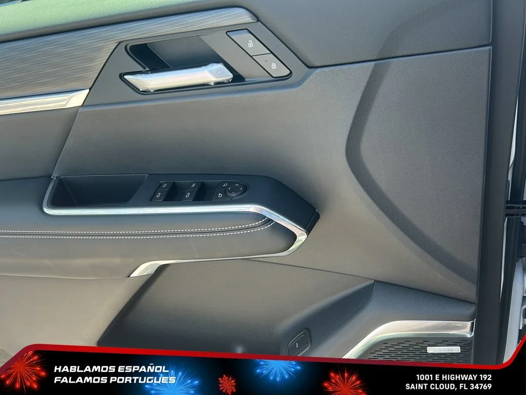 New 2026 Glacier White Tricoat GMC Elevation image 11