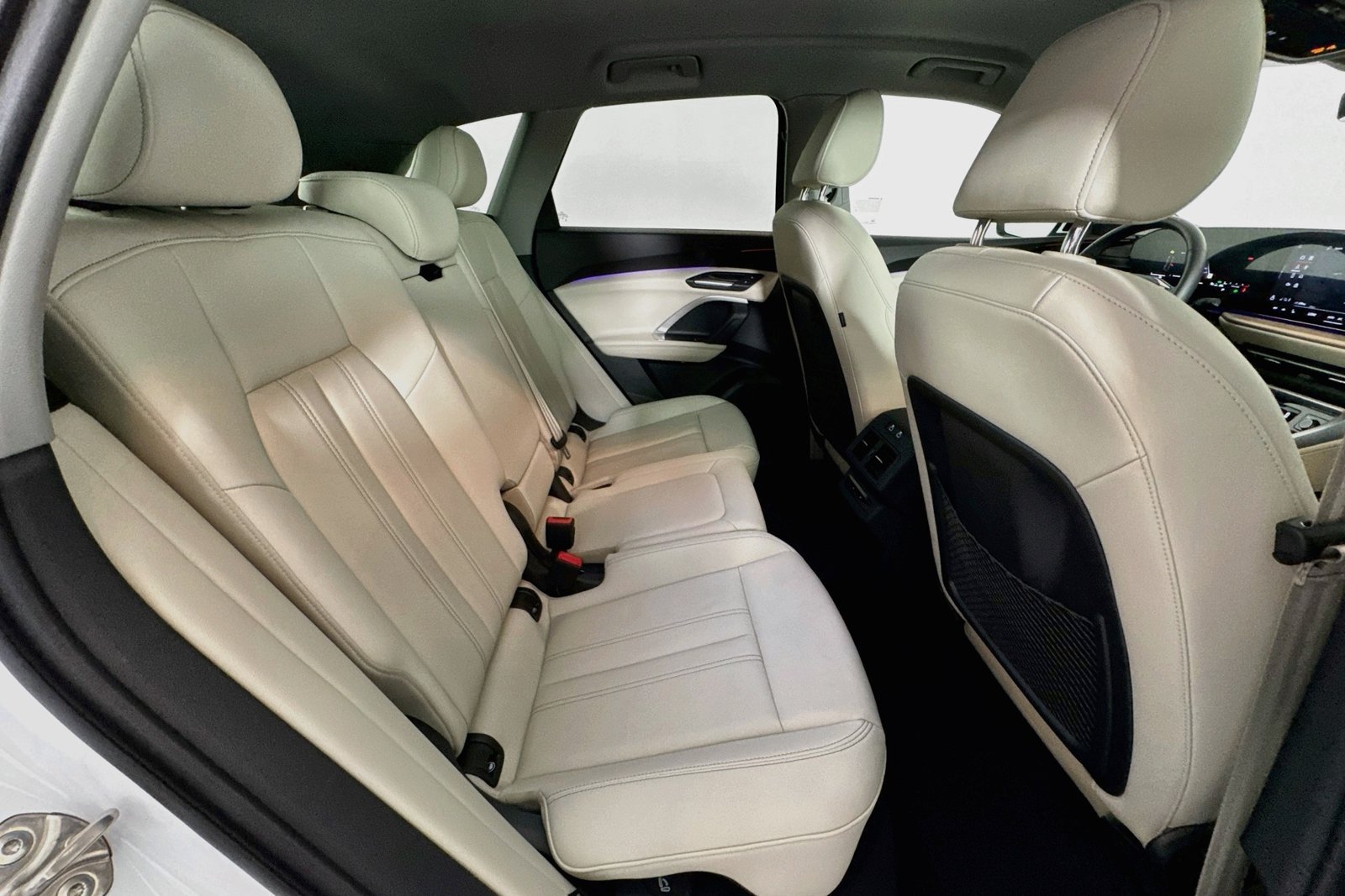 Used 2025 Arkona White Audi Premium image 24
