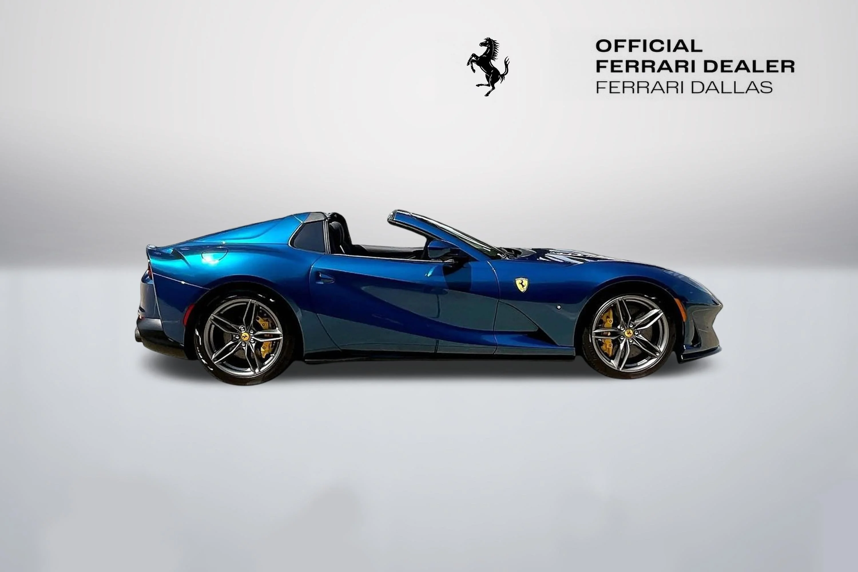 Used 2023 Blu Abu Dhabi Ferrari  image 4