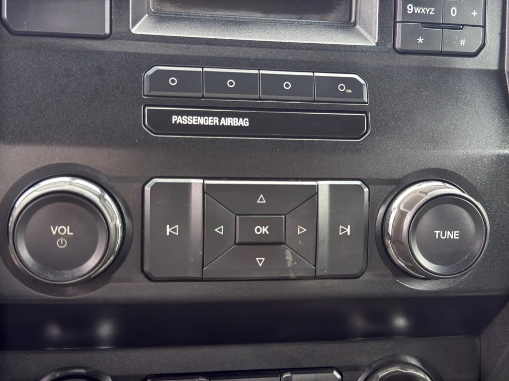 Used 2019 Oxford White Ford XL image 30