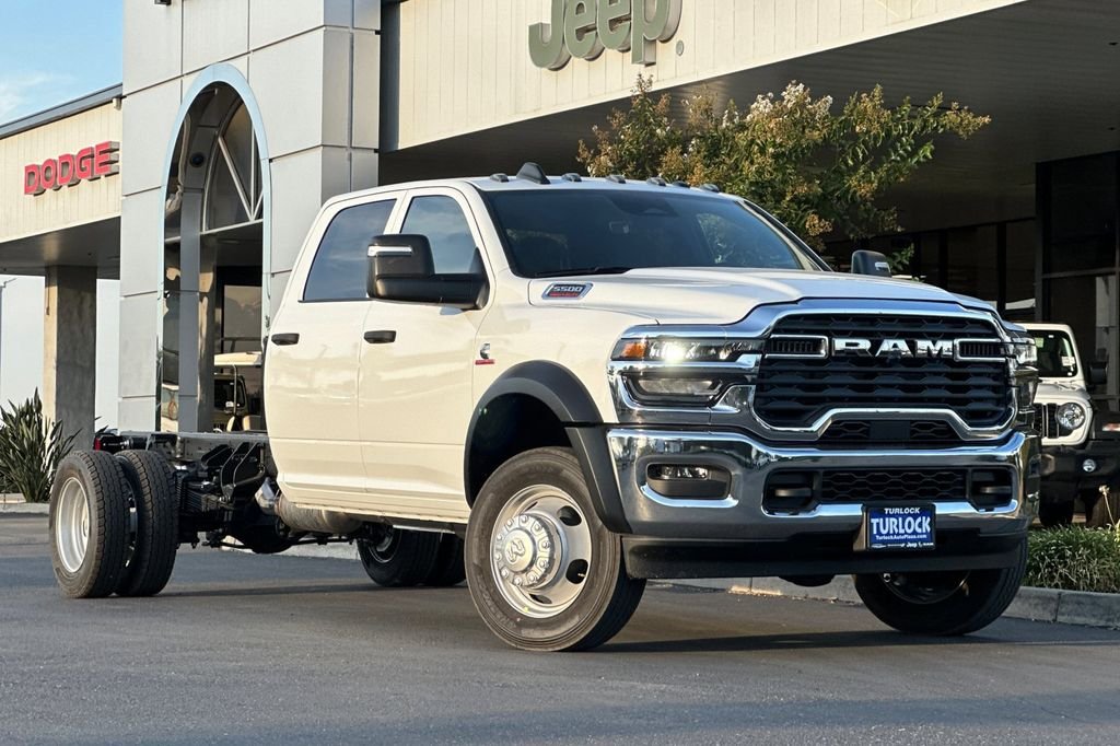 New 2026 Bright White Clear-Coat Exterior Paint RAM Tradesman image 2