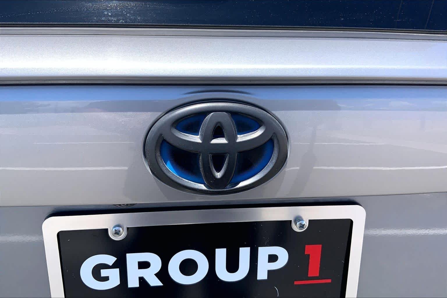 Used 2021 Silver Sky Metallic/Midnight Black Metallic Toyota Hybrid XSE image 33