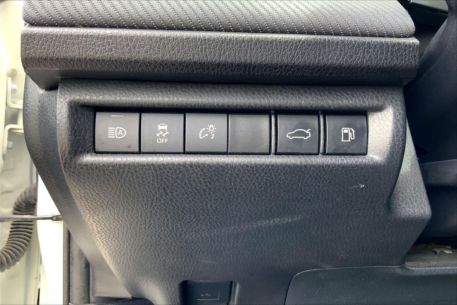 Used 2025 Ice Cap Toyota SE image 33