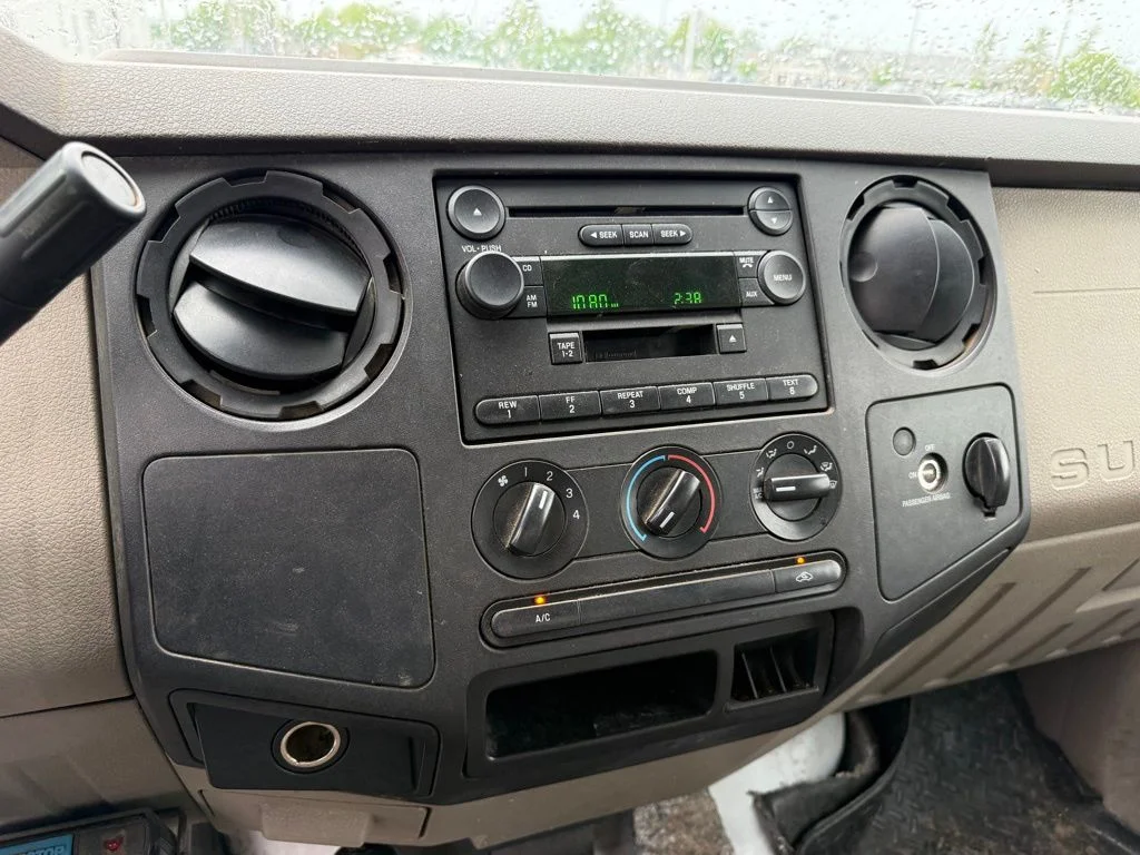 Used 2008 White Ford XL image 20