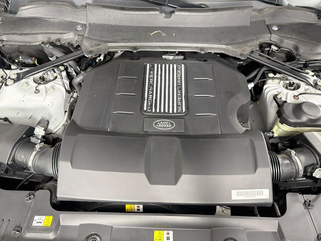 Used 2022 White Land Rover HSE Dynamic image 32