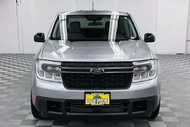 Used 2024 Iconic Silver Metallic Ford XLT image 4