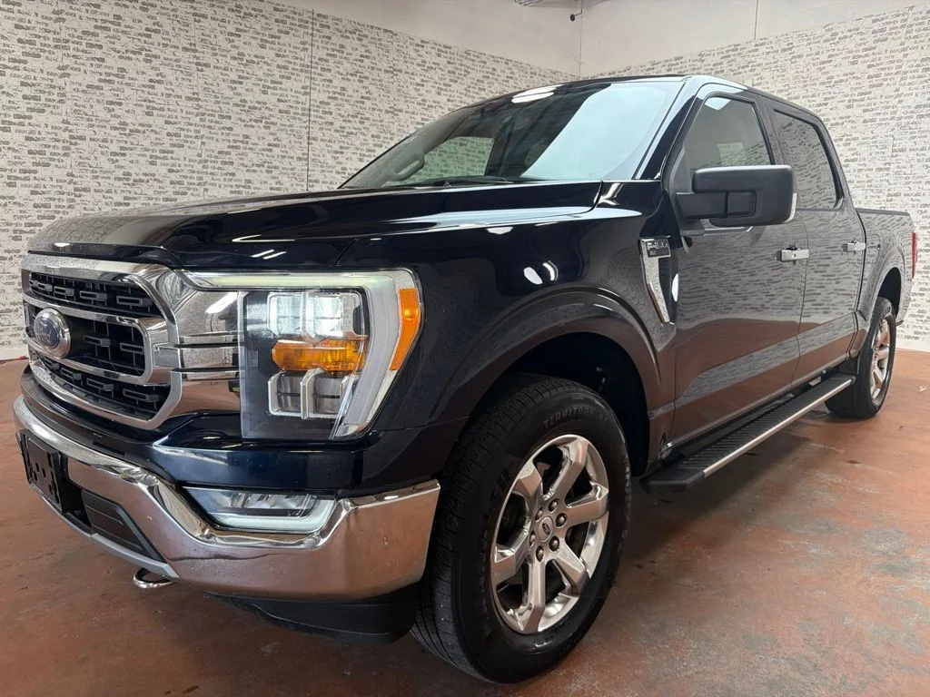 Used 2021 Blue Metallic Ford XLT image 3