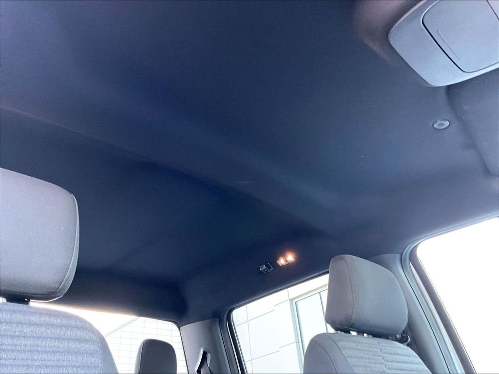 Used 2022 White Metallic Ford XL image 22