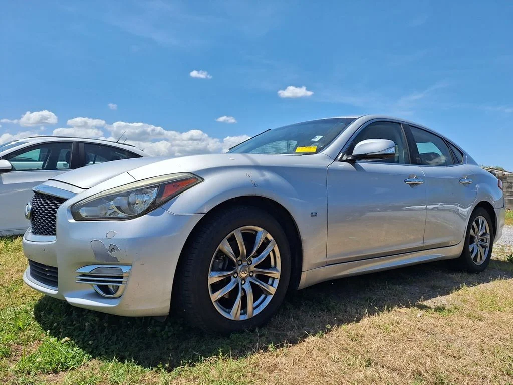2018 INFINITI Q70 LUXE