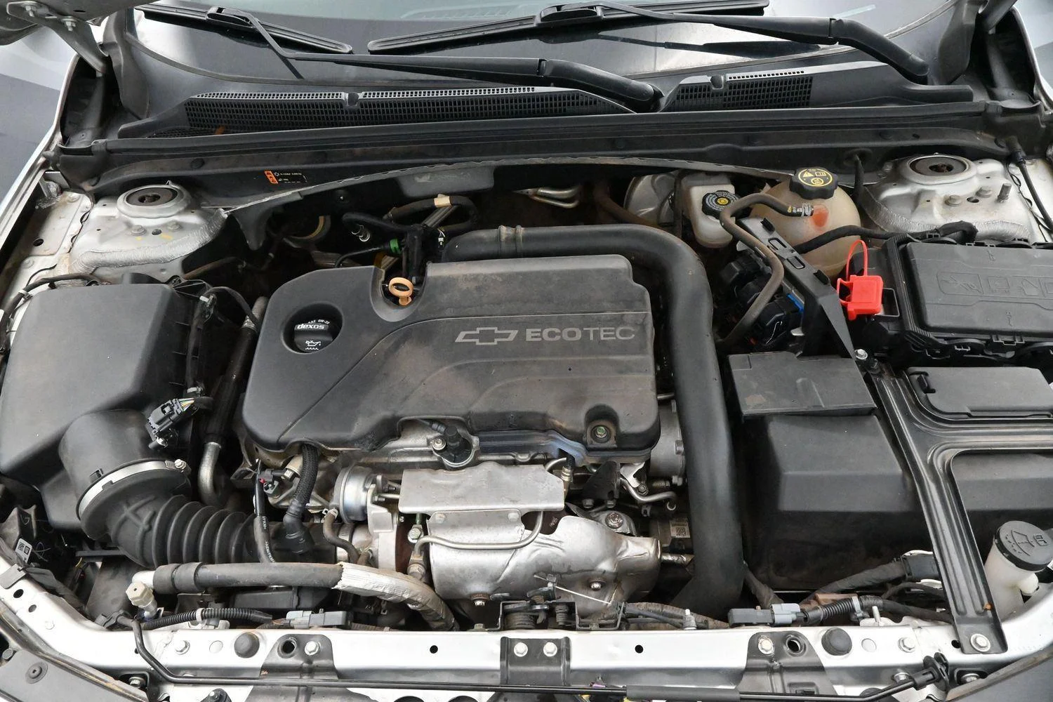 Used 2018 SILVER ICE METALLIC Chevrolet LS image 32