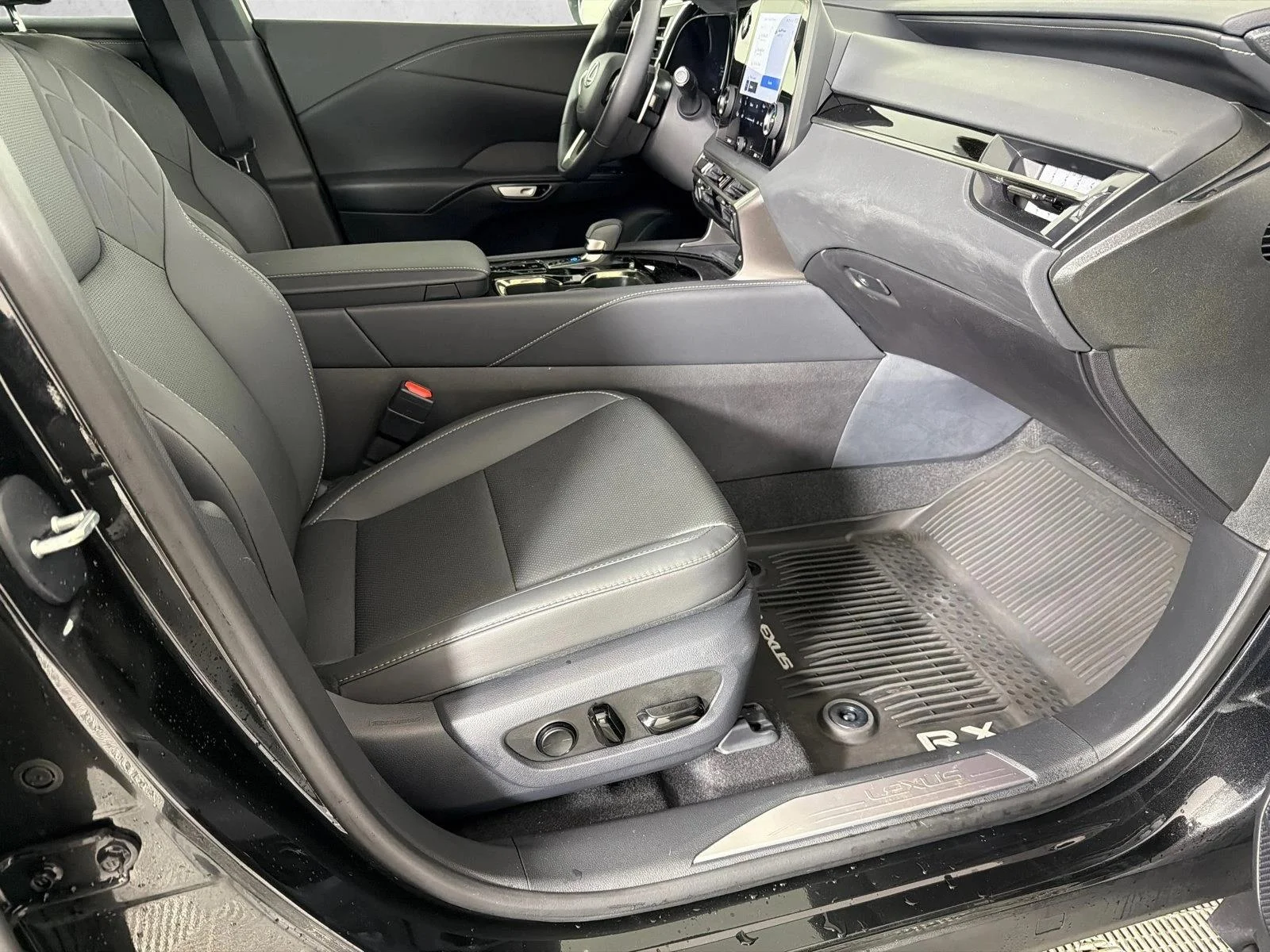 Used 2025 Gray Lexus RX 350 image 13