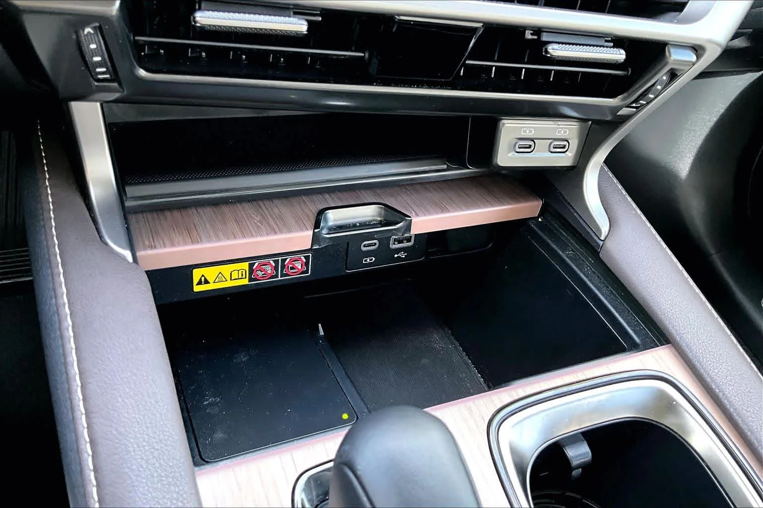 Certified Used 2023 MATADOR RED MICA Lexus Premium Plus image 33