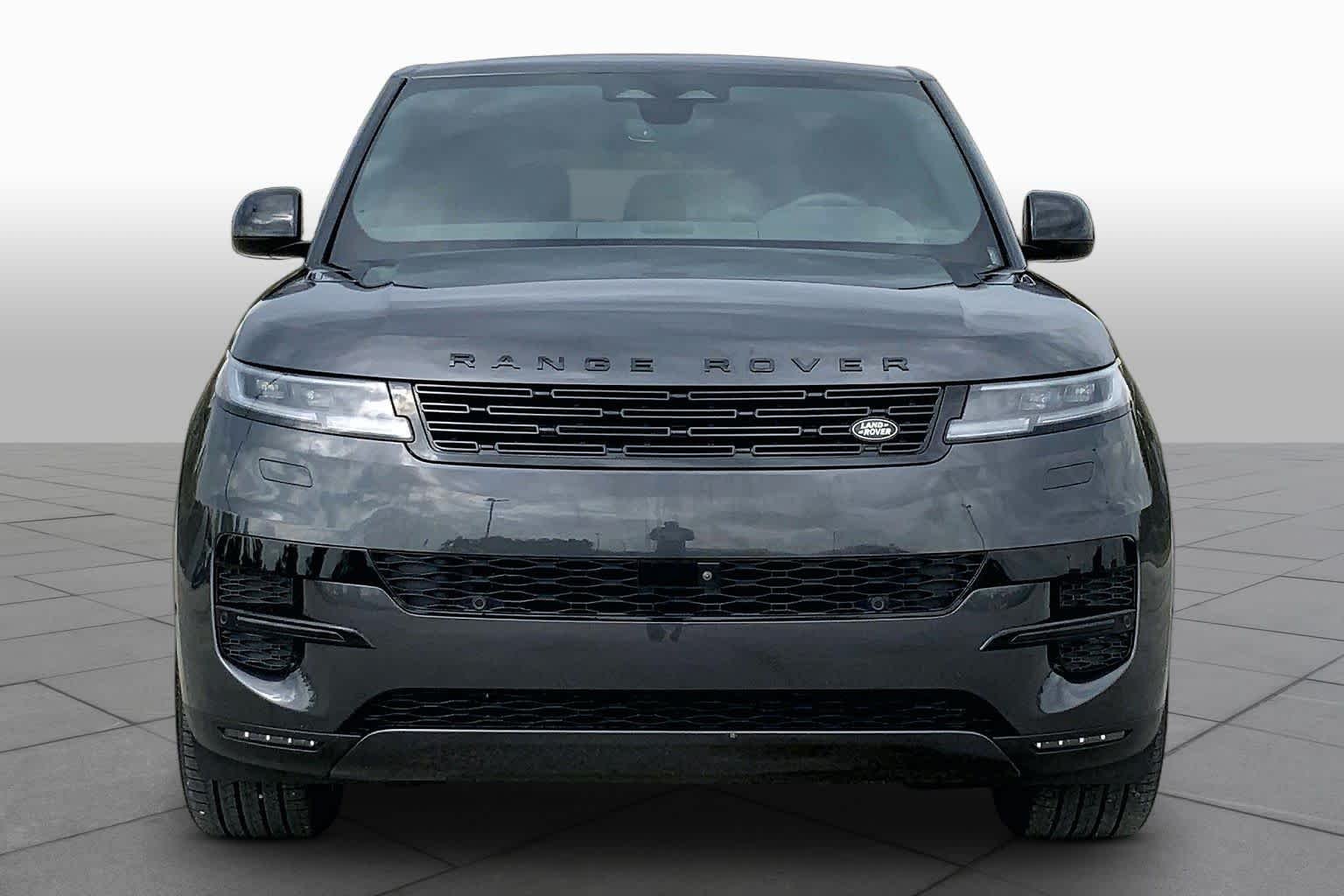 Used 2026 Carpathian Grey Premium Metallic Land Rover SE image 4