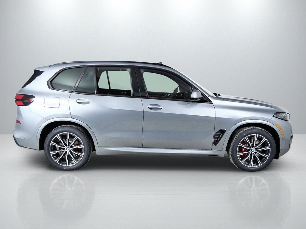 Used 2026 Skyscraper Grey Metallic BMW xDrive40i image 9