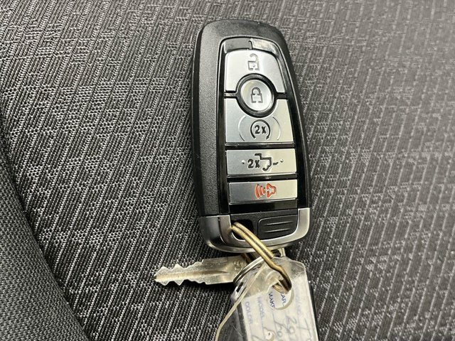 Used 2024 Oxford White Ford XLT image 30