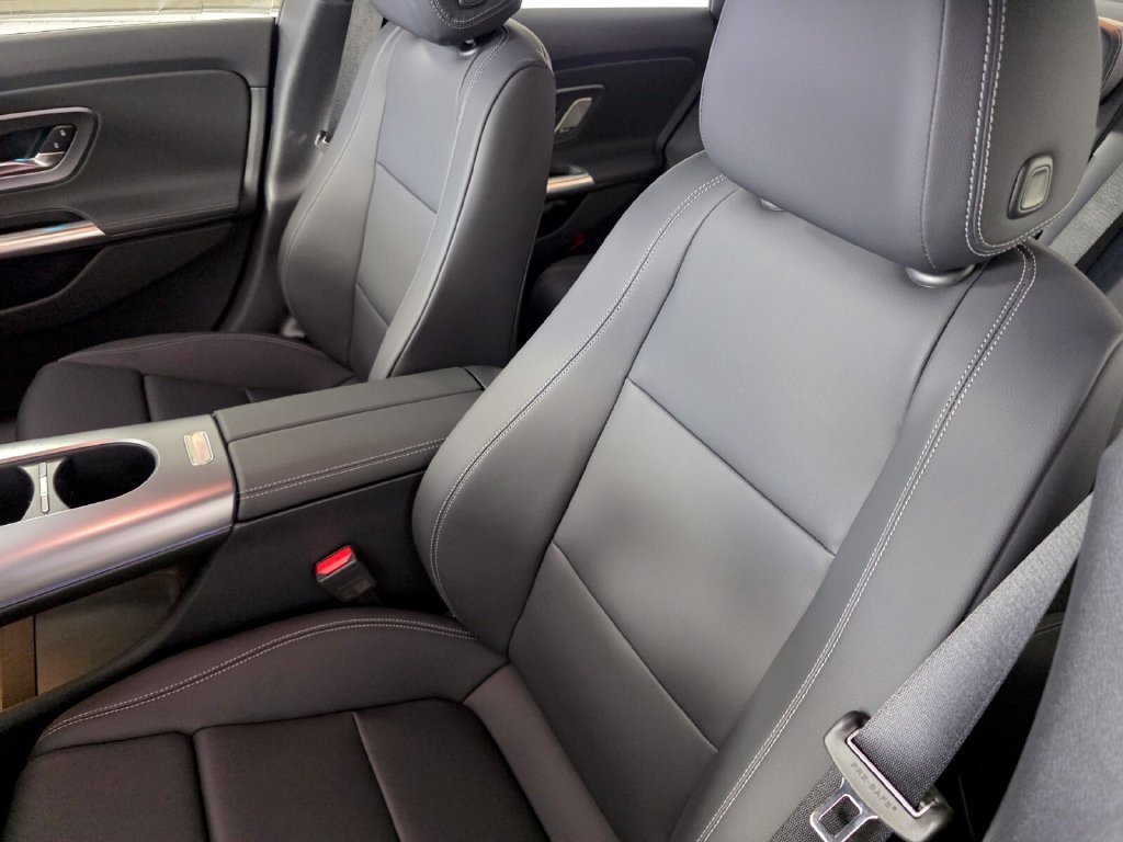 New 2027 MANUFAKTUR Alpine Grey Mercedes-Benz CLA 350 image 8