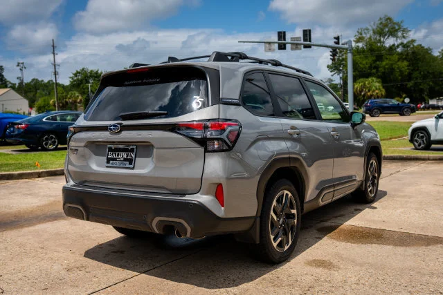 Certified Used 2025 River Rock Pearl Subaru Limited image 4