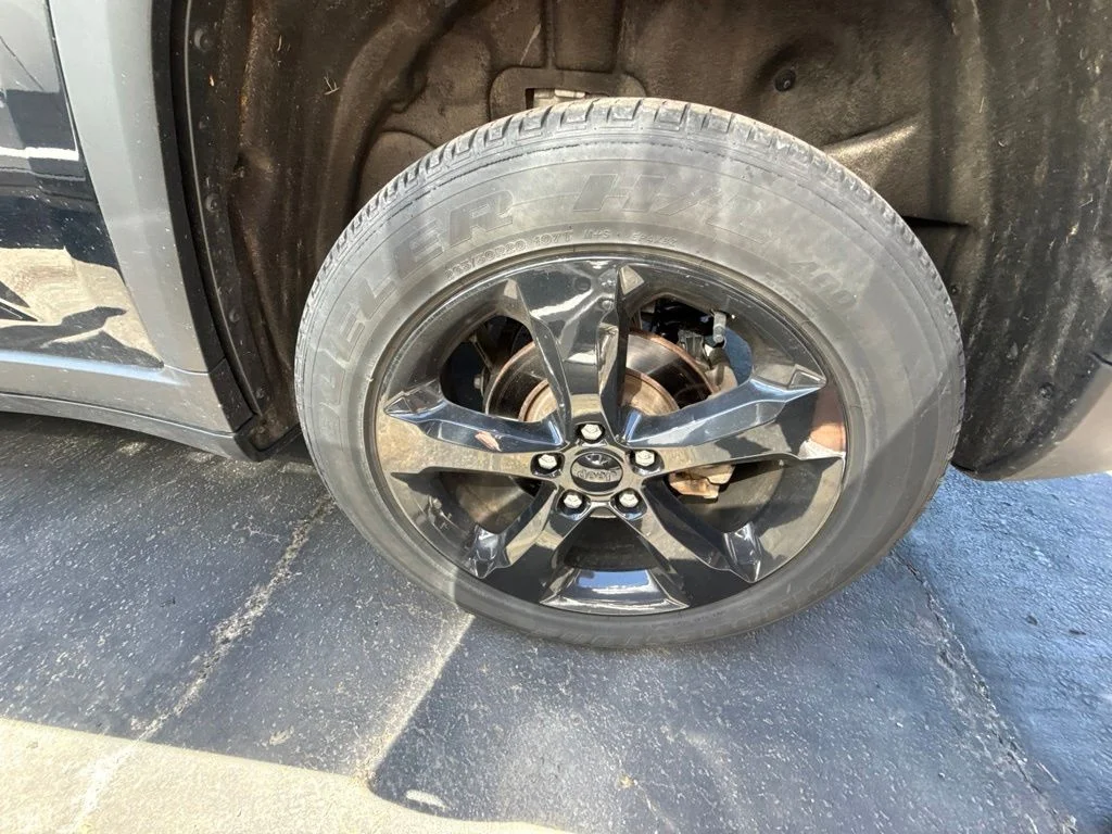 Used 2023 Black Jeep Altitude X image 16