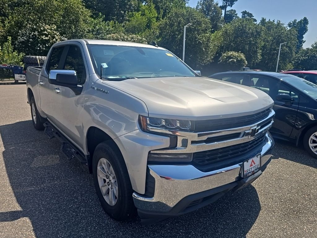 Used 2020 Silver Chevrolet LT image 3