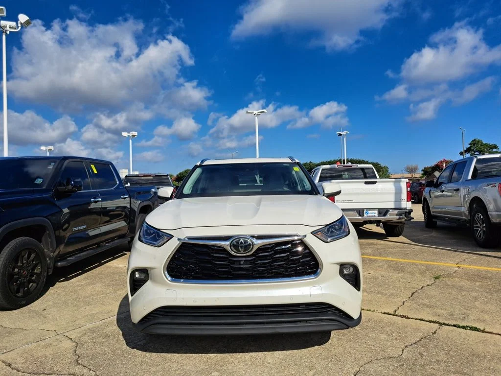 Used 2021 White Toyota Limited image 2