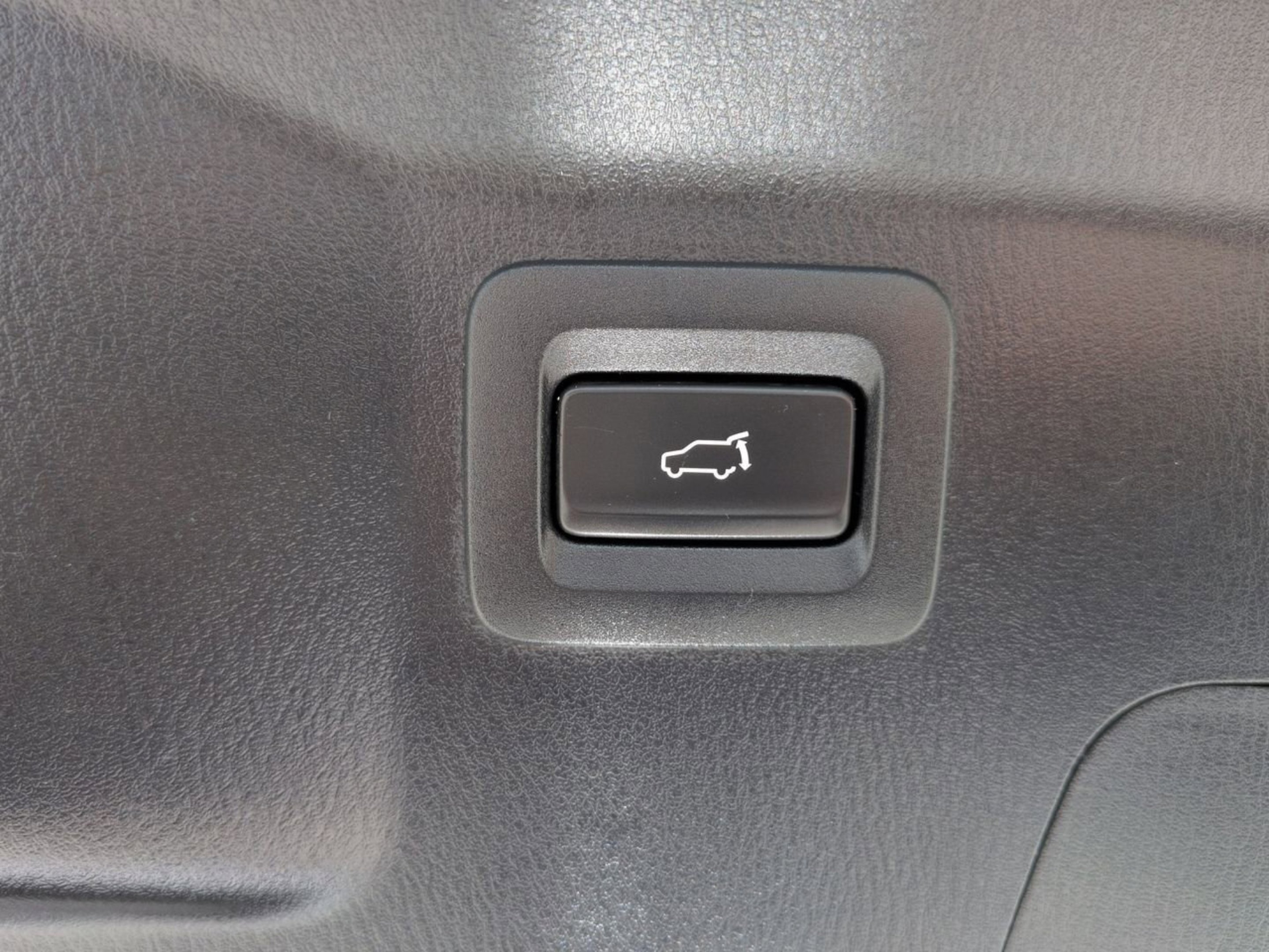 Used 2021 Sonic Silver Metallic Mazda Grand Touring image 18