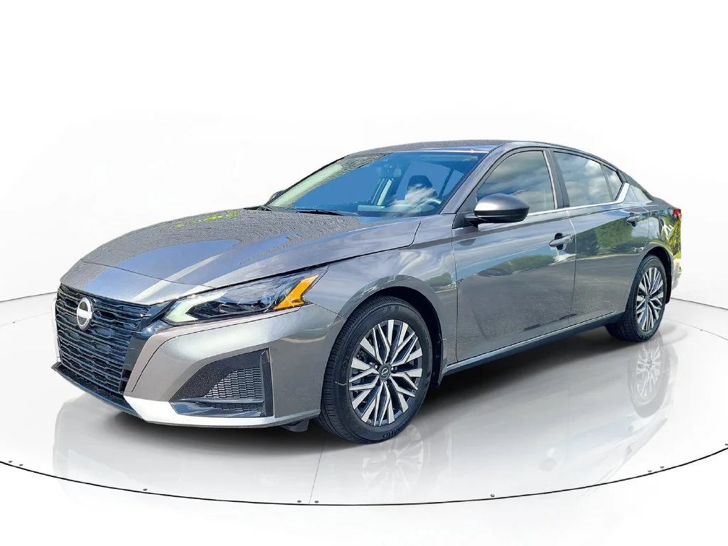 New 2026 Gray Nissan 2.5 SV image 4
