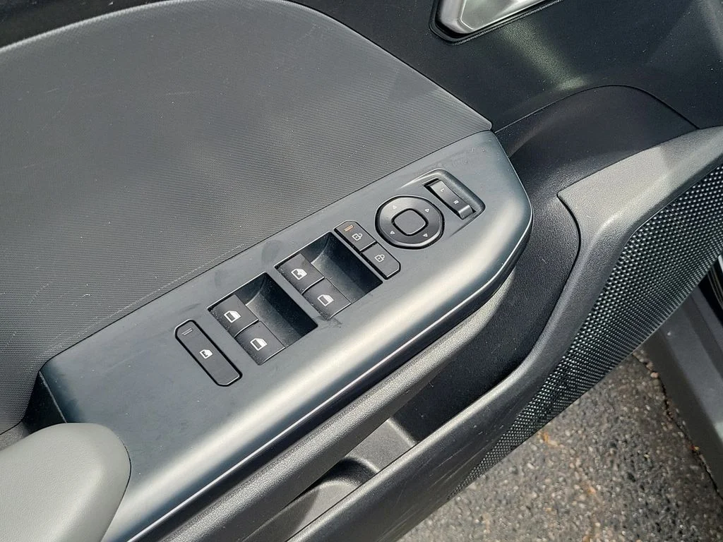 2025 Kia K4 LXS - Photo 21