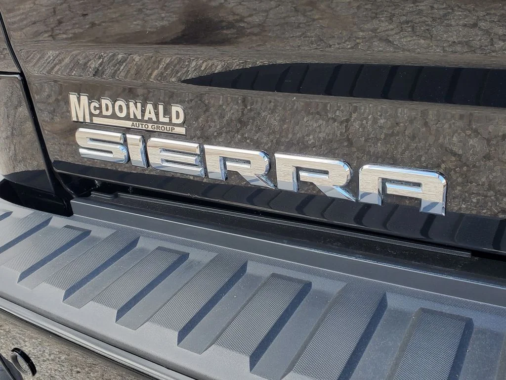 Used 2018 Black GMC Denali image 6