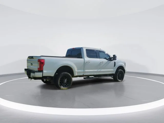 Used 2019 White Ford Lariat image 8