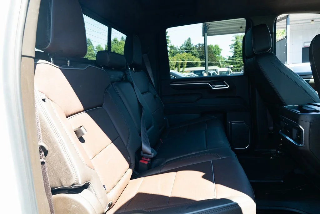 Used 2025 White GMC Denali image 23