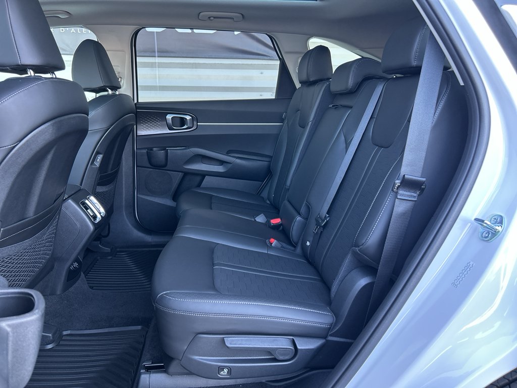 2026 Kia Sorento S - Photo 13