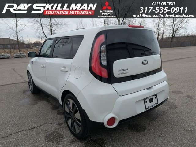Used 2015 White Kia Exclaim image 10