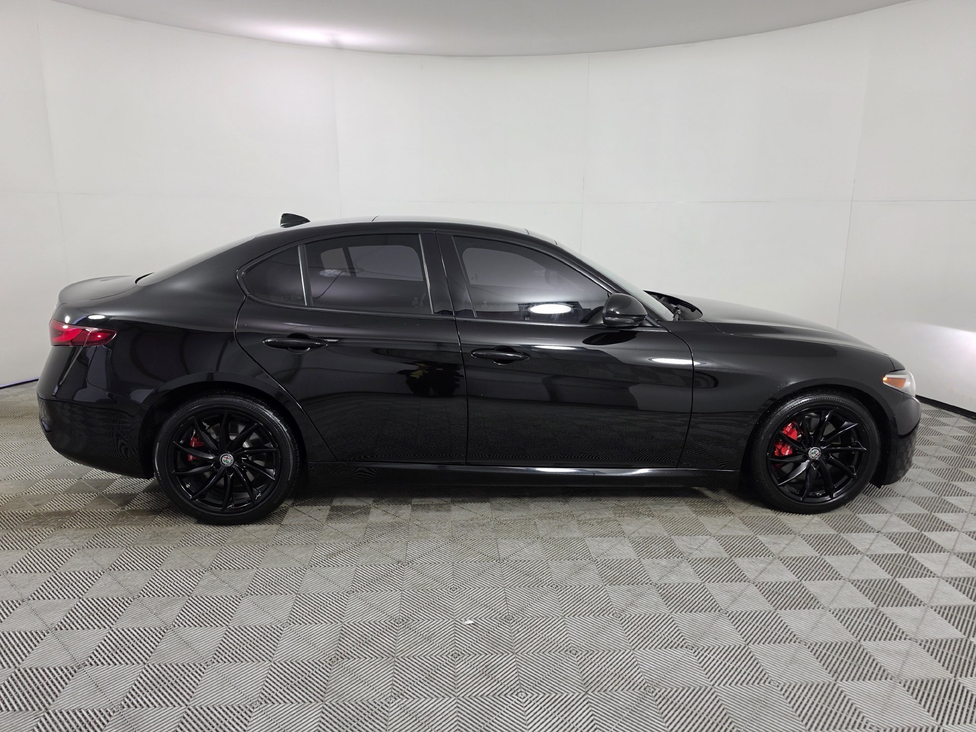 2017 Alfa Romeo Giulia Base - Photo 42
