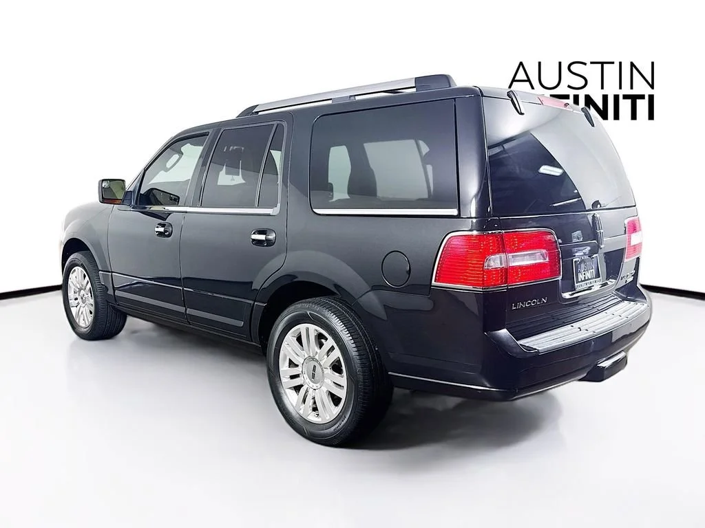 Used 2013 Black Lincoln Base image 5