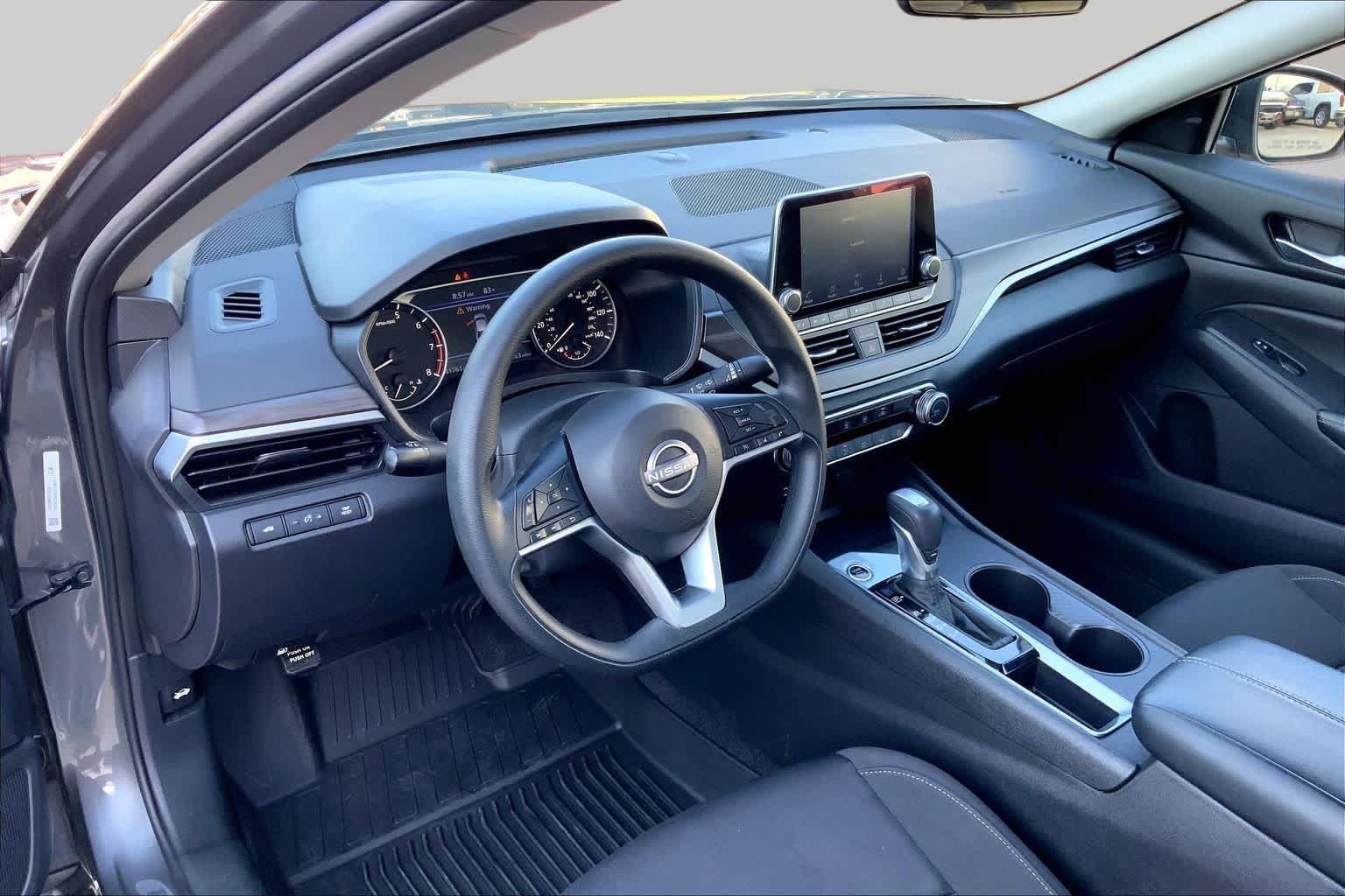 Used 2025 Gun Metallic Nissan SV image 18